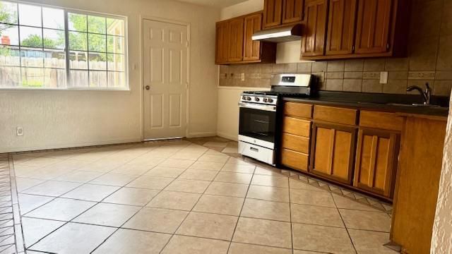 607 Calaveras Drive, Salinas, CA 93906
