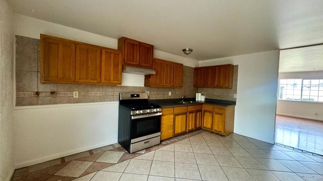 607 Calaveras Drive, Salinas, CA 93906