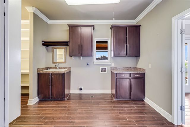 113 Bay Ct, Aransas Pass, TX 78336