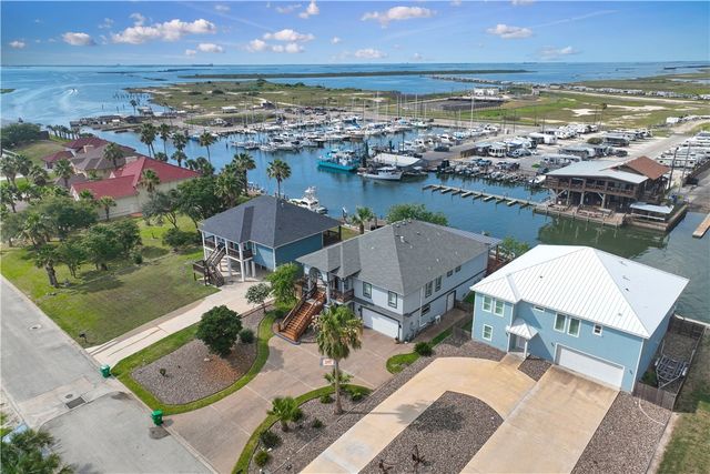 113 Bay Ct, Aransas Pass, TX 78336