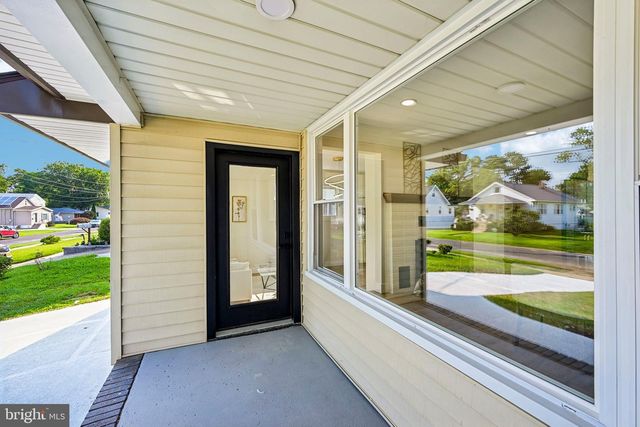 712 E WOODLAWN AVE, Maple Shade, NJ 08052