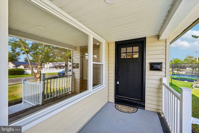 712 E WOODLAWN AVE, Maple Shade, NJ 08052