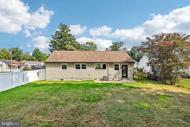 712 E WOODLAWN AVE, Maple Shade, NJ 08052