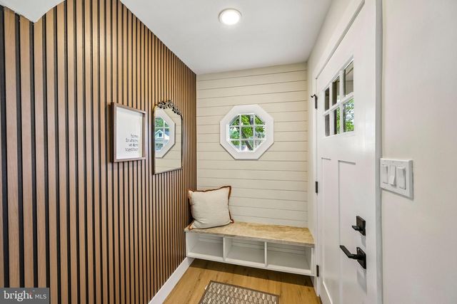 712 E WOODLAWN AVE, Maple Shade, NJ 08052