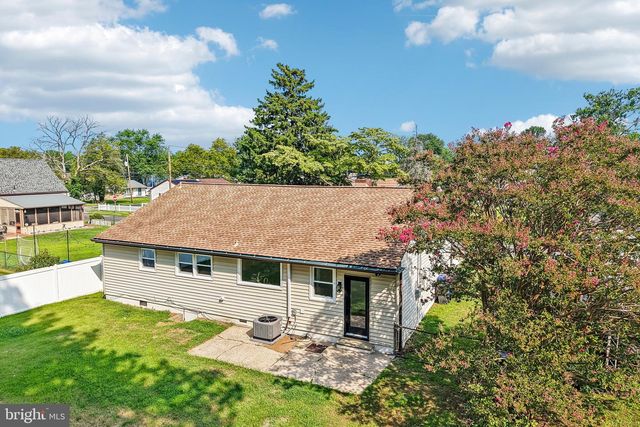 712 E WOODLAWN AVE, Maple Shade, NJ 08052