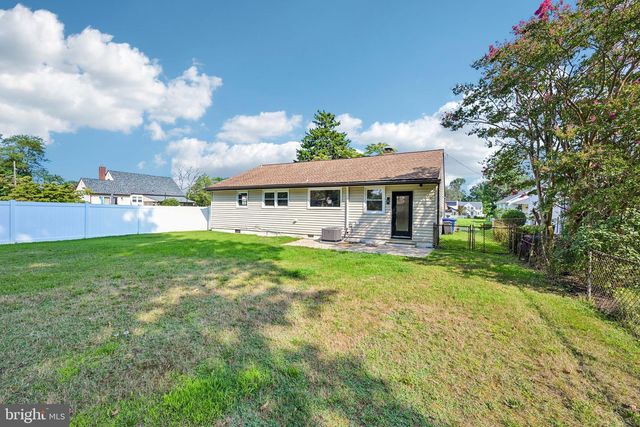 712 E WOODLAWN AVE, Maple Shade, NJ 08052