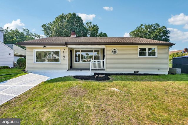 712 E WOODLAWN AVE, Maple Shade, NJ 08052