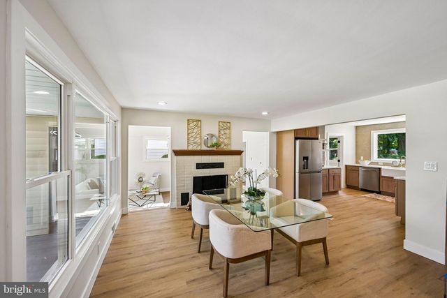 712 E WOODLAWN AVE, Maple Shade, NJ 08052