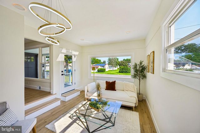712 E WOODLAWN AVE, Maple Shade, NJ 08052