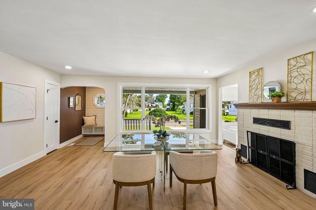 712 E WOODLAWN AVE, Maple Shade, NJ 08052