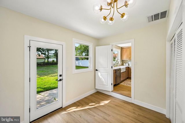 712 E WOODLAWN AVE, Maple Shade, NJ 08052
