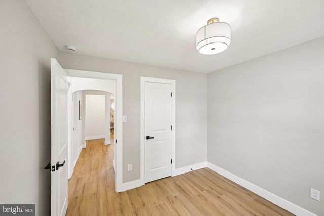 712 E WOODLAWN AVE, Maple Shade, NJ 08052