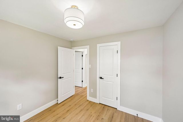 712 E WOODLAWN AVE, Maple Shade, NJ 08052