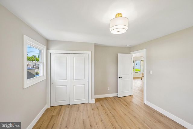 712 E WOODLAWN AVE, Maple Shade, NJ 08052