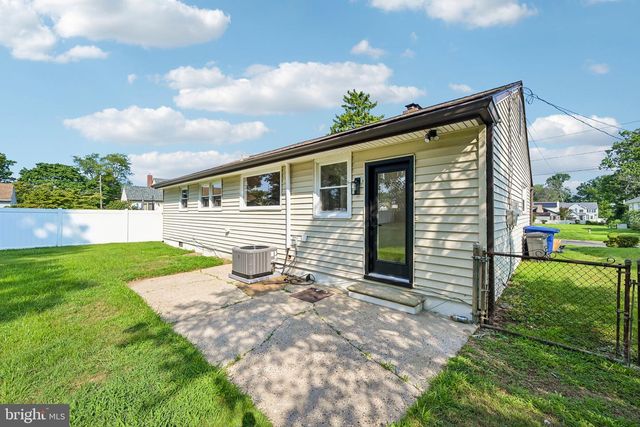 712 E WOODLAWN AVE, Maple Shade, NJ 08052
