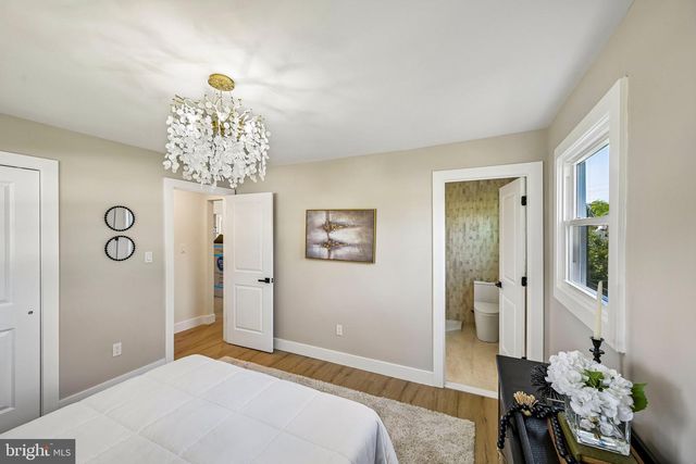 712 E WOODLAWN AVE, Maple Shade, NJ 08052