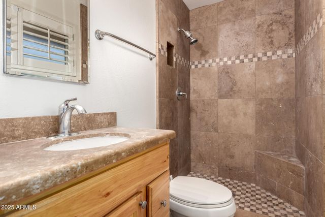 8817 N 17TH Drive, Phoenix, AZ 85021