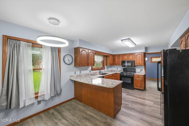 3518 Lynnbrooke Lane, Oregon, OH 43616