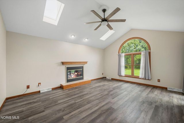 3518 Lynnbrooke Lane, Oregon, OH 43616