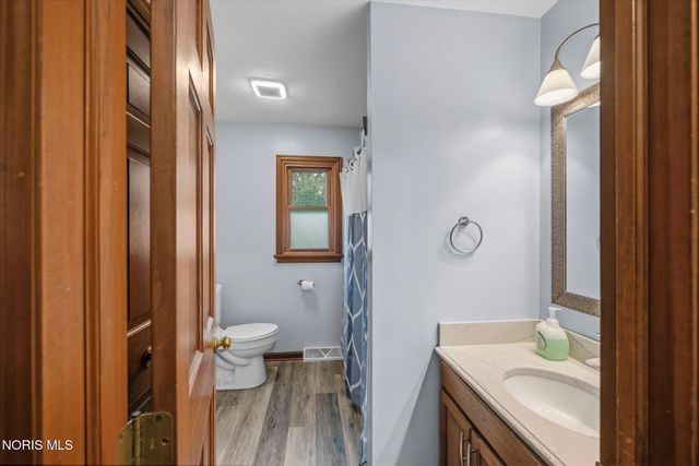 3518 Lynnbrooke Lane, Oregon, OH 43616