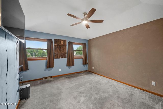 3518 Lynnbrooke Lane, Oregon, OH 43616