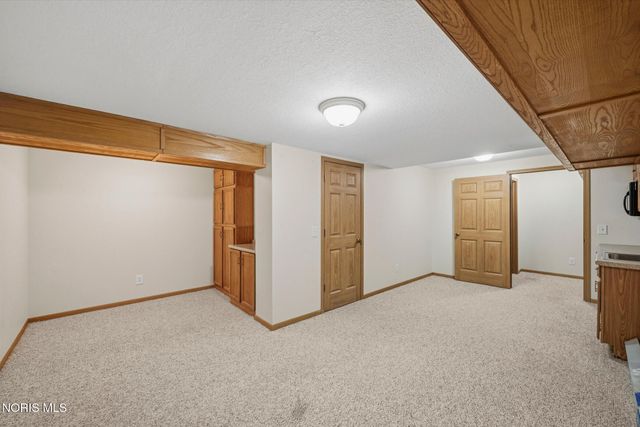 3518 Lynnbrooke Lane, Oregon, OH 43616