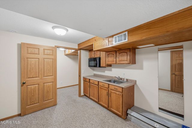 3518 Lynnbrooke Lane, Oregon, OH 43616
