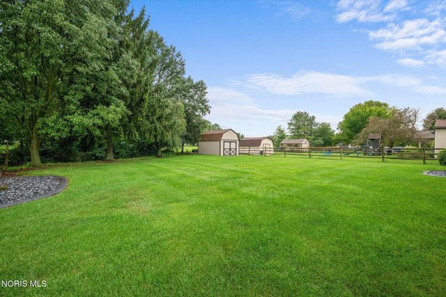 3518 Lynnbrooke Lane, Oregon, OH 43616