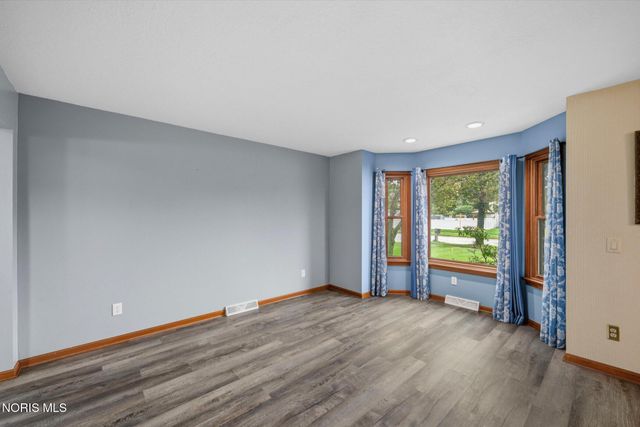 3518 Lynnbrooke Lane, Oregon, OH 43616