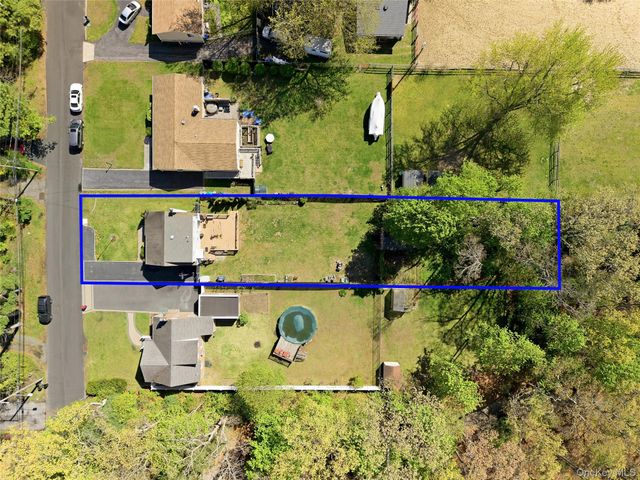 90 Fischer Avenue, Islip Terrace, NY 11752