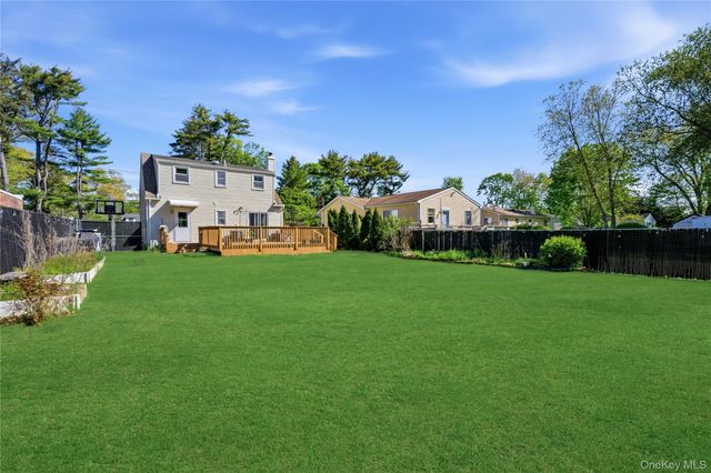 90 Fischer Avenue, Islip Terrace, NY 11752