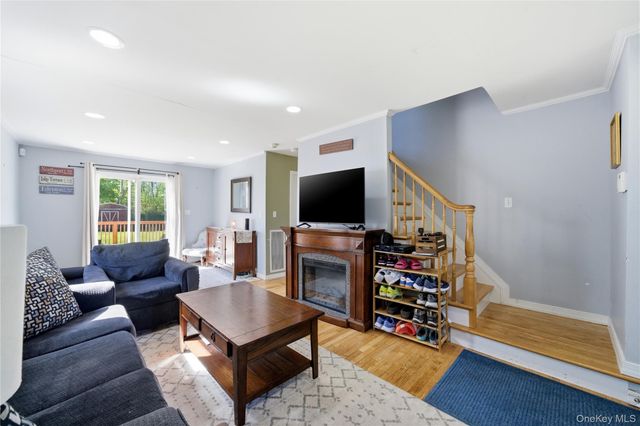 90 Fischer Avenue, Islip Terrace, NY 11752