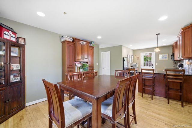 90 Fischer Avenue, Islip Terrace, NY 11752
