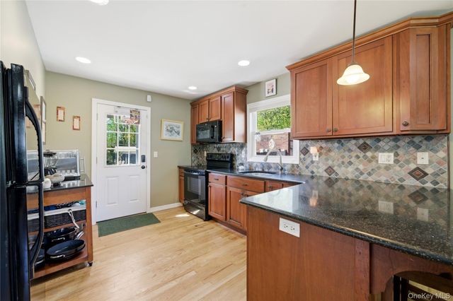 90 Fischer Avenue, Islip Terrace, NY 11752