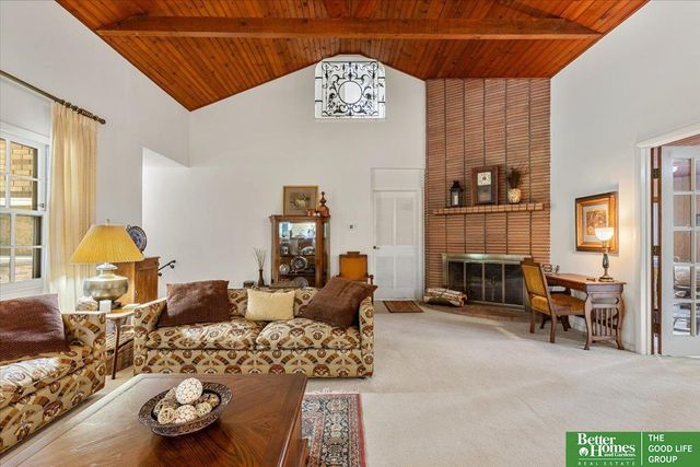 9674 N 30 Street, Omaha, NE 68112