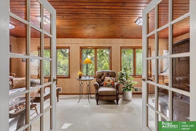 9674 N 30 Street, Omaha, NE 68112