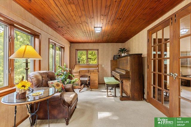 9674 N 30 Street, Omaha, NE 68112