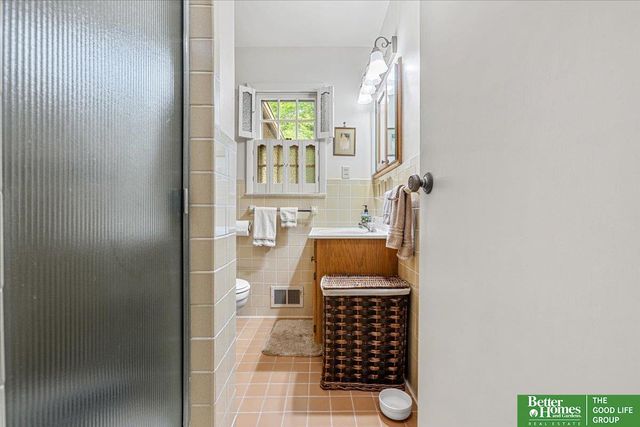 9674 N 30 Street, Omaha, NE 68112