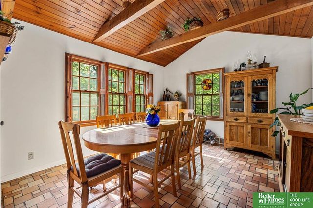 9674 N 30 Street, Omaha, NE 68112