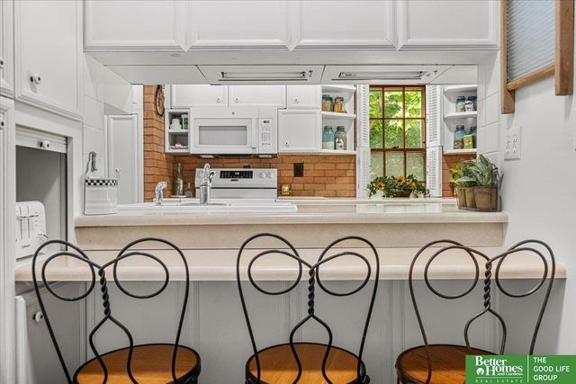 9674 N 30 Street, Omaha, NE 68112