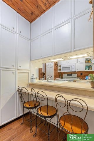 9674 N 30 Street, Omaha, NE 68112