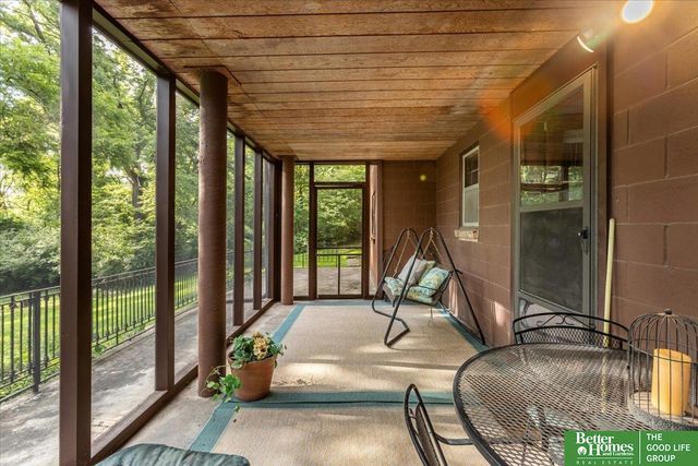 9674 N 30 Street, Omaha, NE 68112