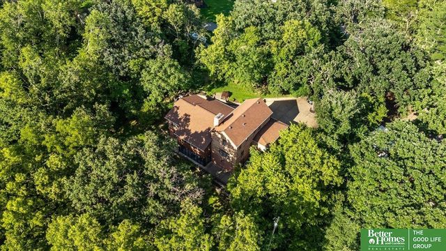 9674 N 30 Street, Omaha, NE 68112