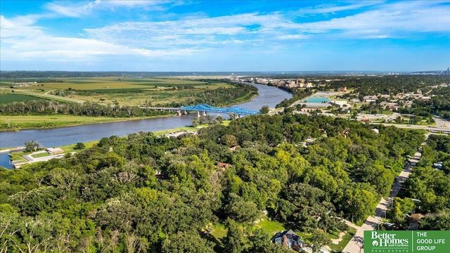 9674 N 30 Street, Omaha, NE 68112