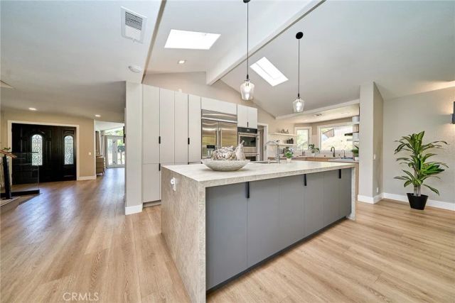 10392 Shadyridge, North Tustin, CA 92705