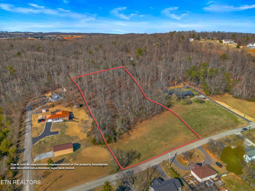 312 E Cross Rd, Dandridge, TN 37725