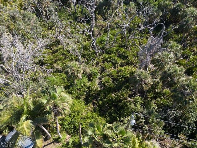 13371 Almond DR, Fort Myers, FL 33908