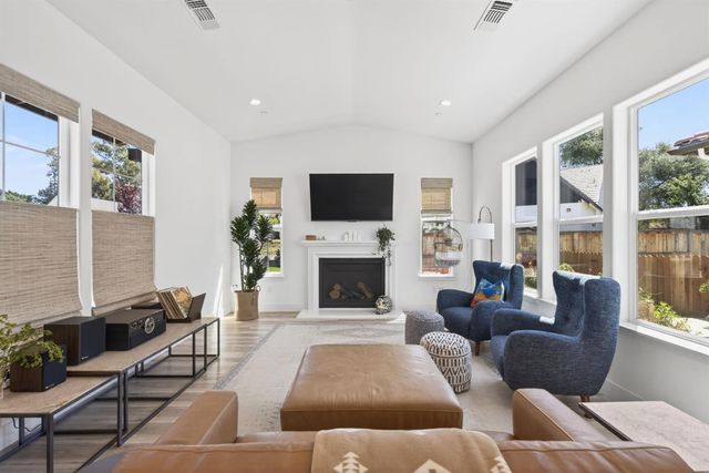 3430 Grove Cir, Loomis, CA 95650