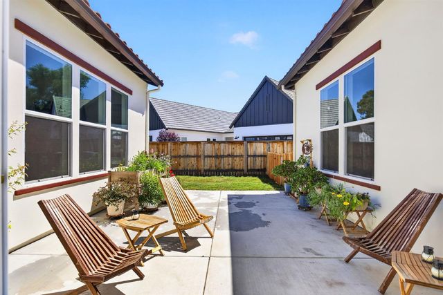 3430 Grove Cir, Loomis, CA 95650