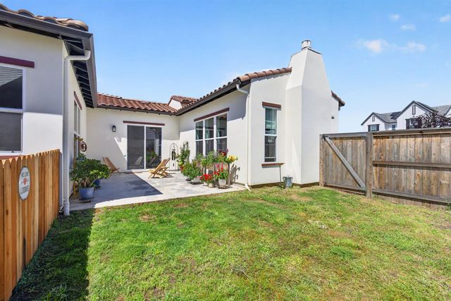 3430 Grove Cir, Loomis, CA 95650